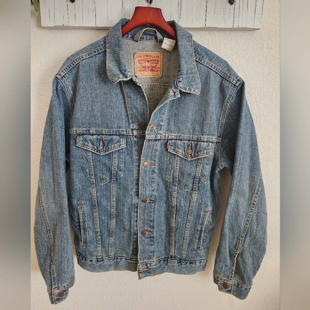 Vintage Levi's Men's 70507 Standard Trucker Denim Jean Jacket Size Large